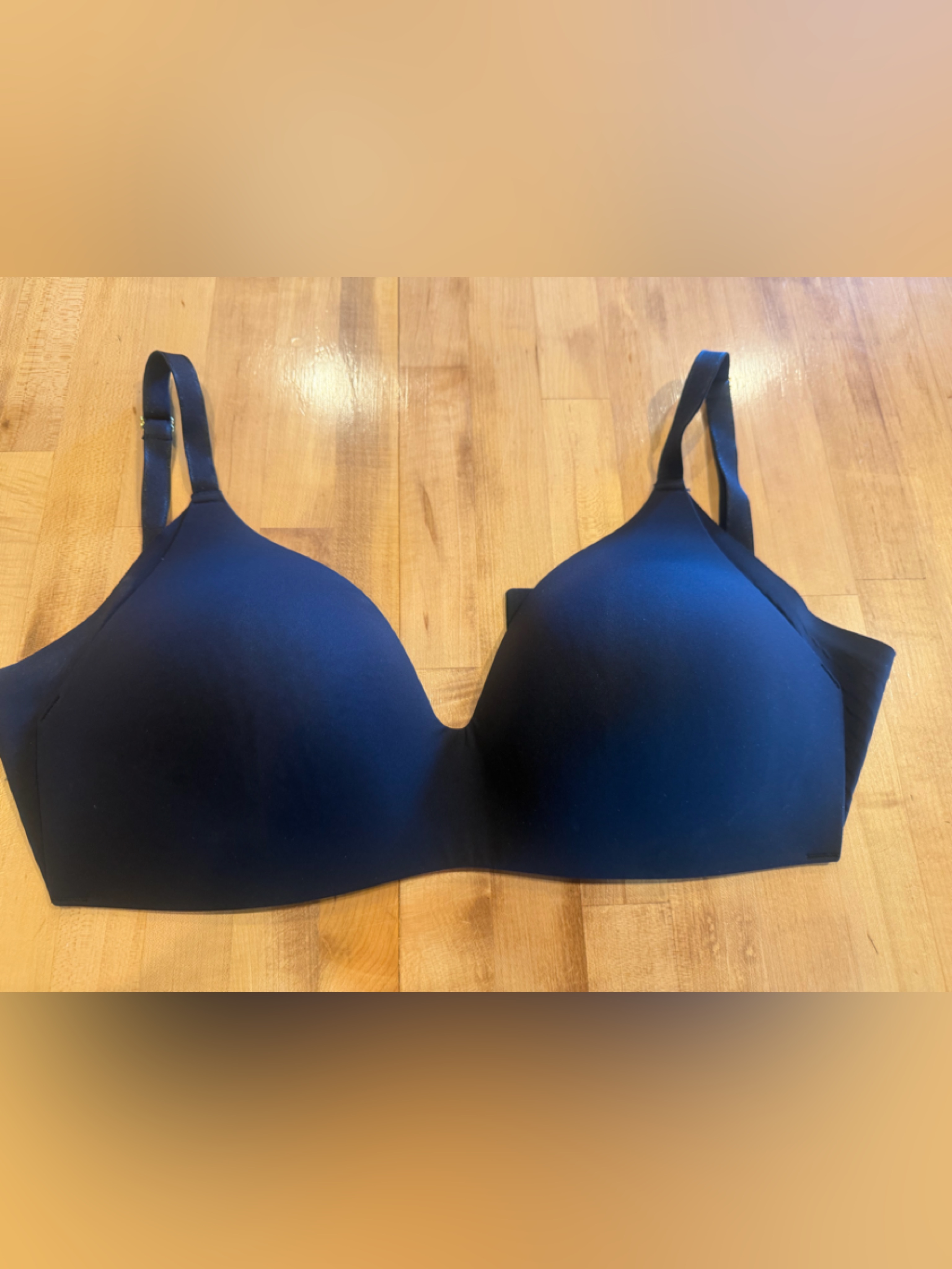 Knix Smooth Molding Wireless Bra  Black